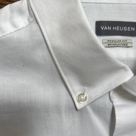 Van Heusen White Dress Shirt with Point Collar 16-16.5 34/35 size L - Picture 3 of 7